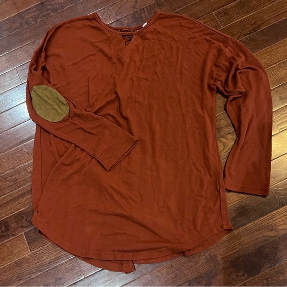 She & Sky lace up back burnt orange rust sweater with elbow patches size medium - Picture 5 of 8